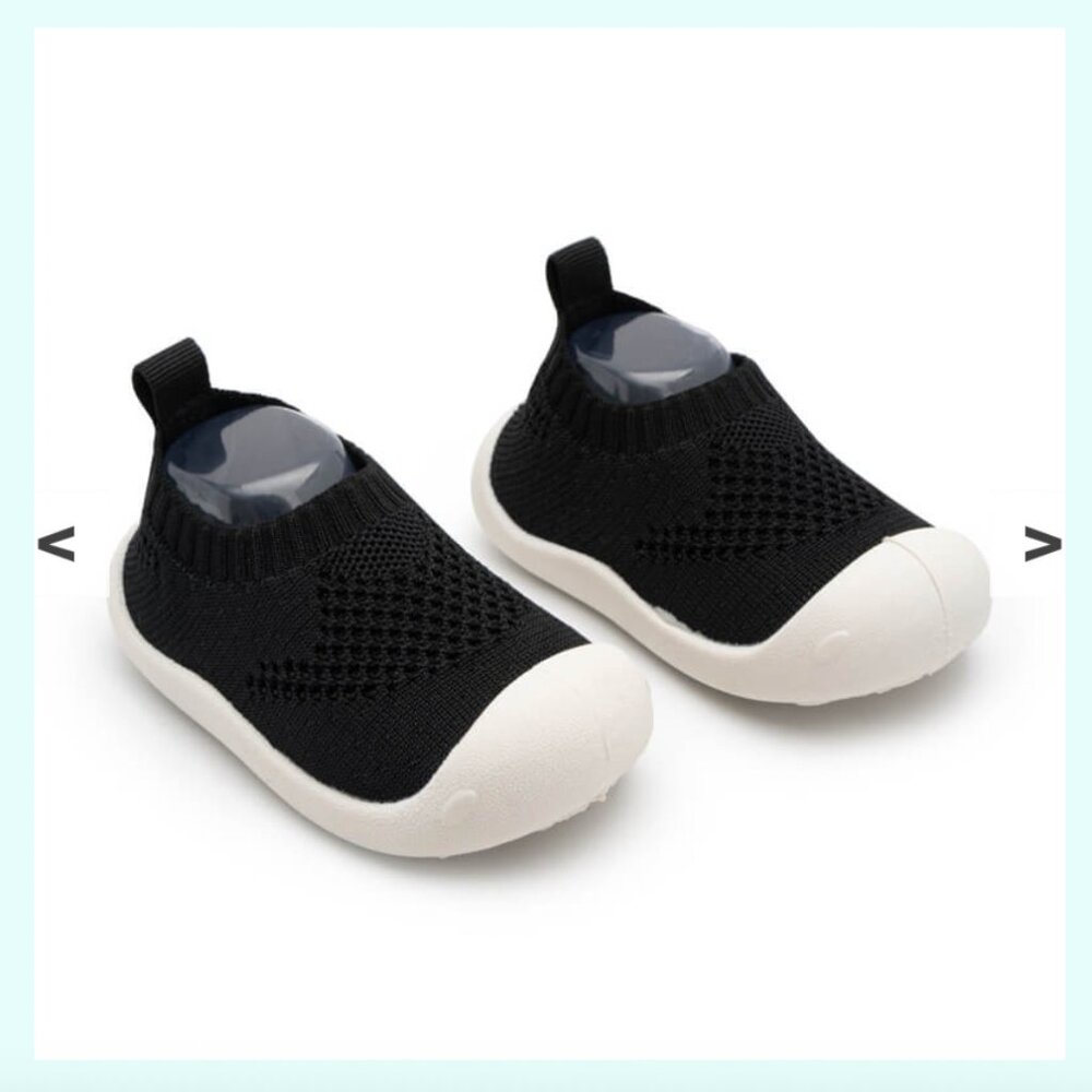NWT 2 Tiny Feet Knitted Breathable Non-Slip Baby Shoe-Socks